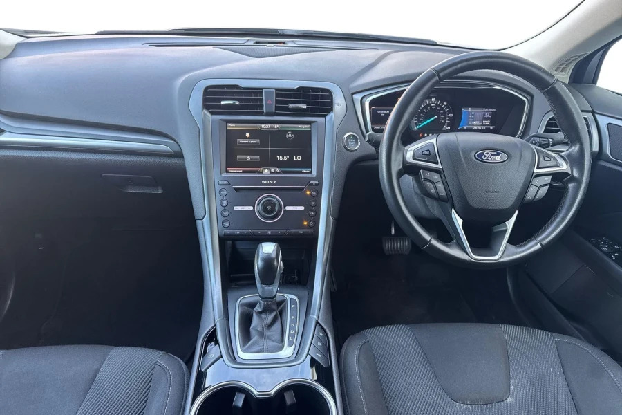 Ford Mondeo Hatchback Blue #11