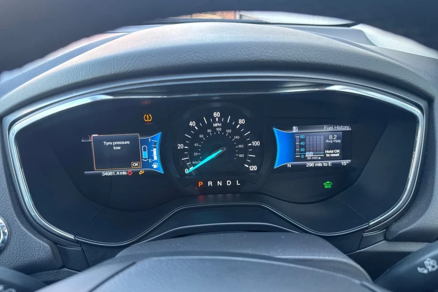 Ford Mondeo Hatchback Blue #15