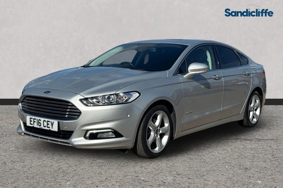 Ford Mondeo Hatchback Blue #8
