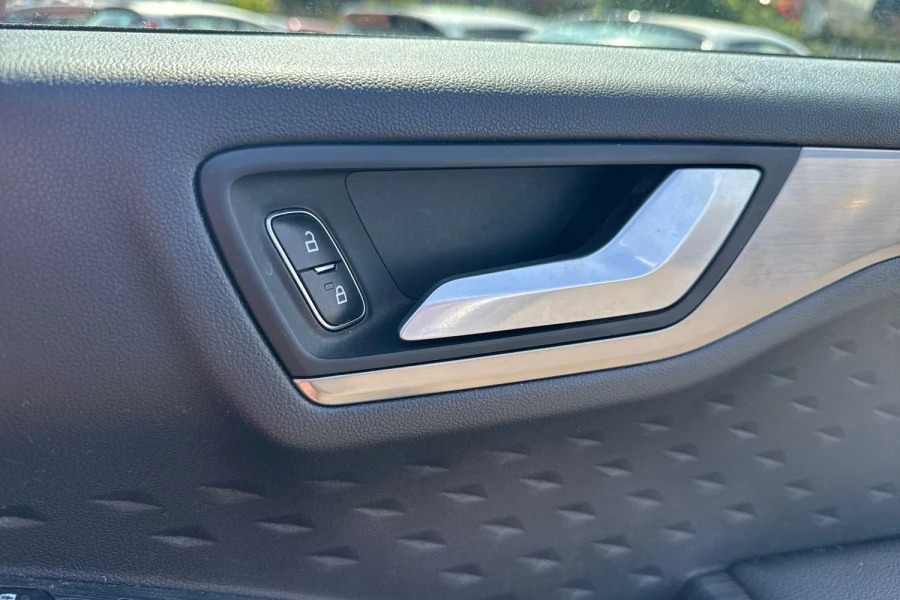 Ford Kuga St-line X Black #22