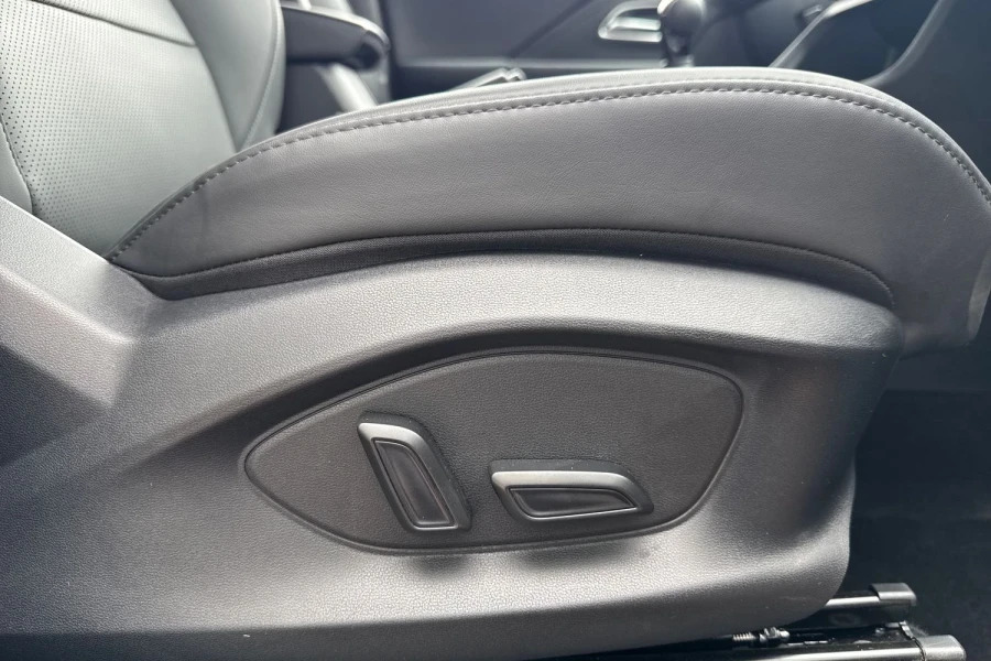 MG ZS 1.5 Se White #35