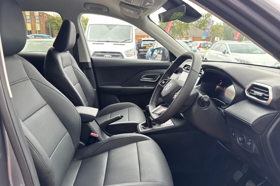 MG ZS 1.5 Se White #34
