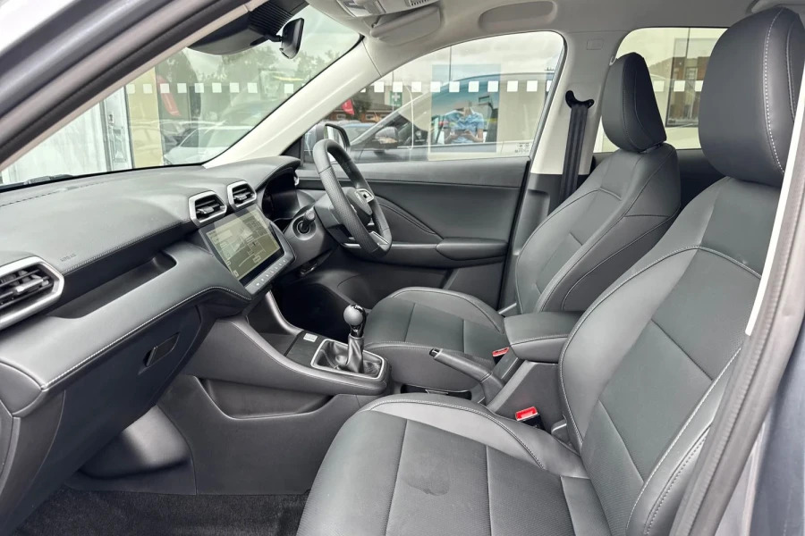 MG ZS 1.5 Se White #42