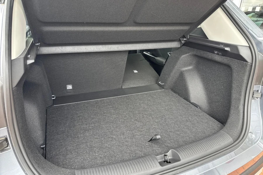 MG ZS 1.5 Se White #40