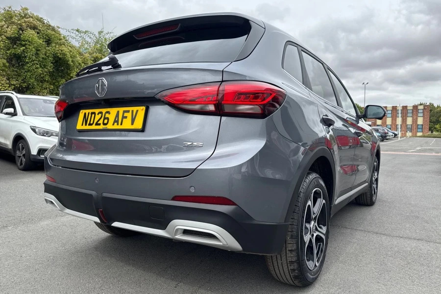 MG ZS 1.5 Se White #18