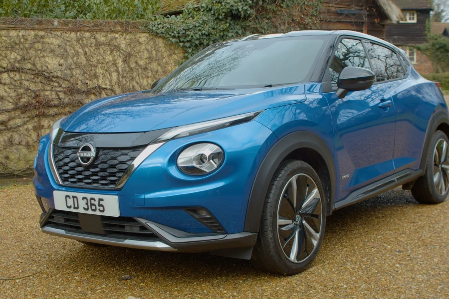 Nissan Juke Juke 1.6 Hybrid N-connecta Hatchback Blue