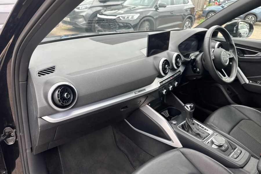 Audi Q2 30 Tfsi S Line 2023 White #24