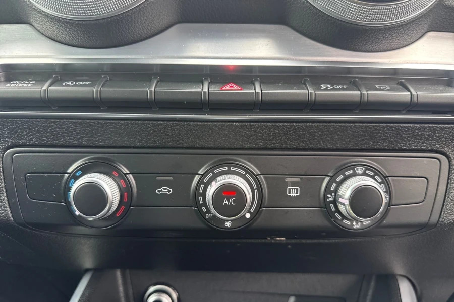 Audi Q2 30 Tfsi S Line 2023 White #44