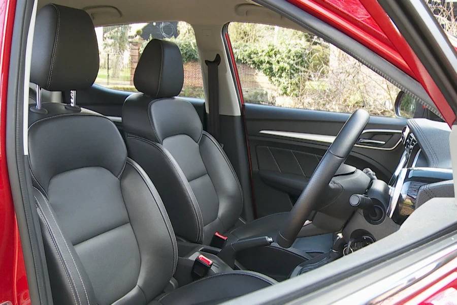 MG ZS 130Kw Trophy Connect Ev 51Kwh Black #4
