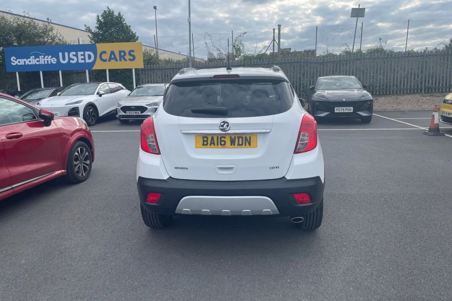 Vauxhall Mokka Mokka 1.6 Cdti Se Hatchback White #2