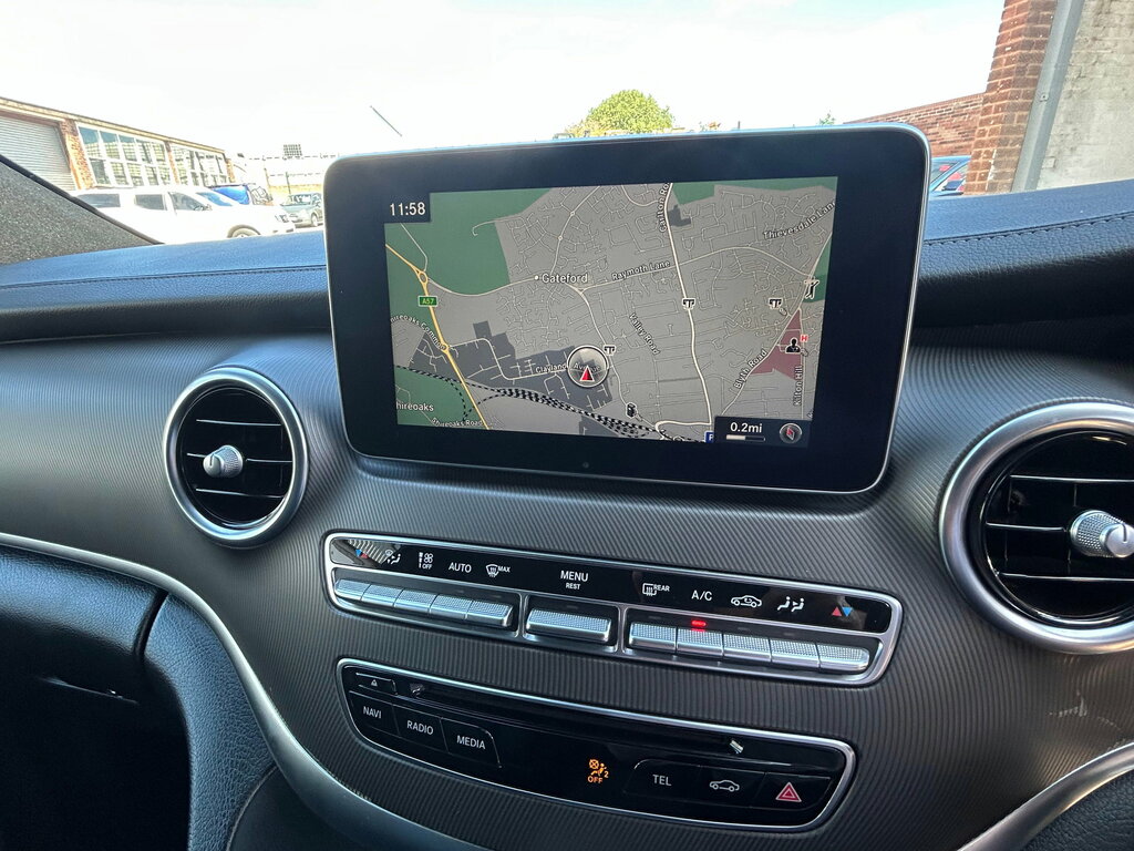 Mercedes-Benz V Class Mpv Silver #19