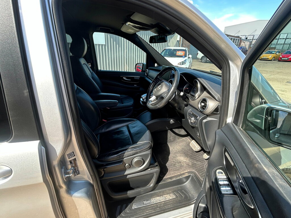 Mercedes-Benz V Class Mpv Silver #16