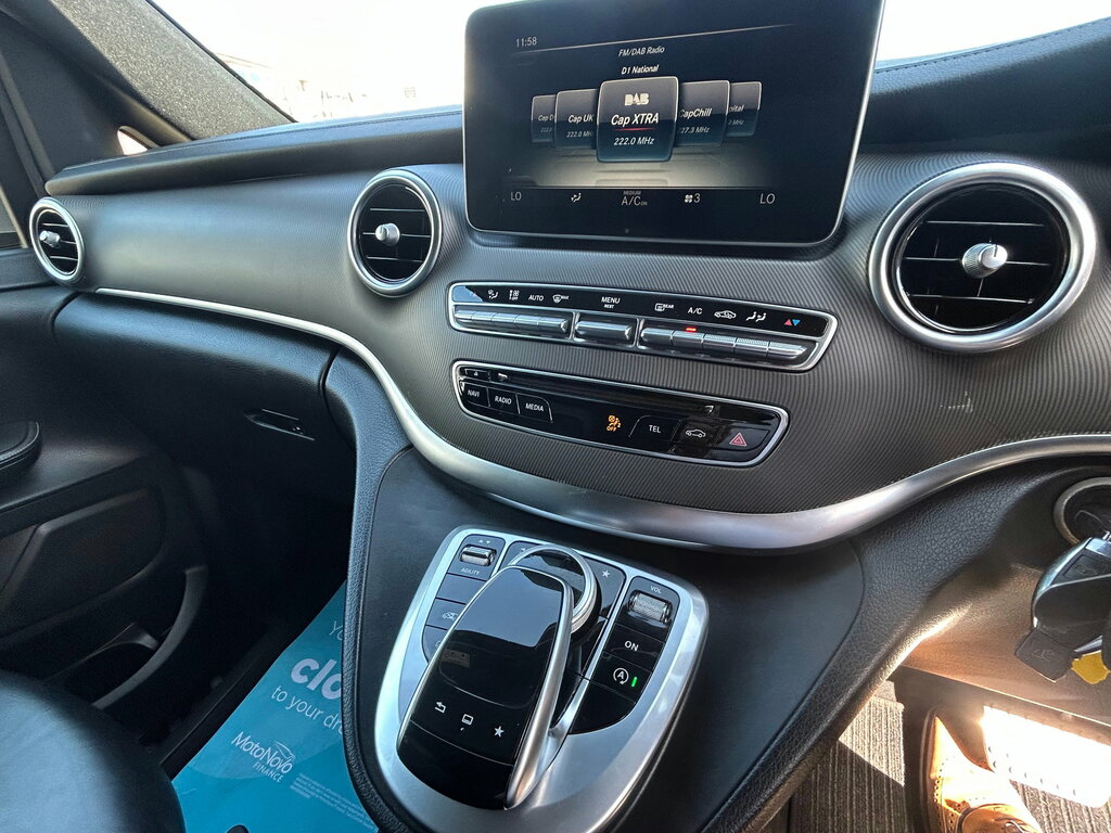 Mercedes-Benz V Class Mpv Silver #29