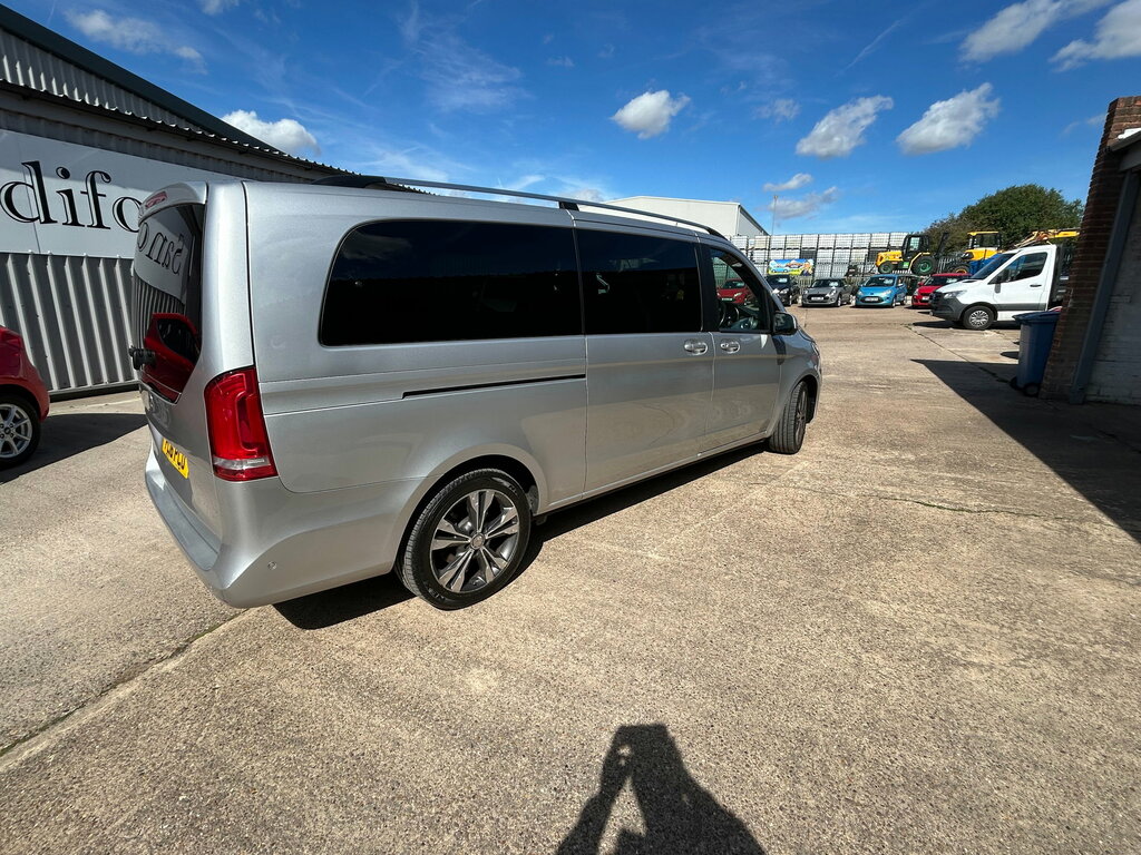 Mercedes-Benz V Class Mpv Silver #11