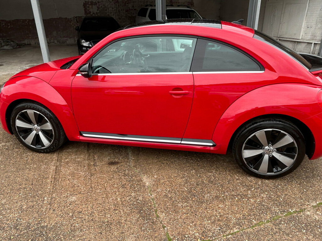 Volkswagen Beetle Hatchback Red #11
