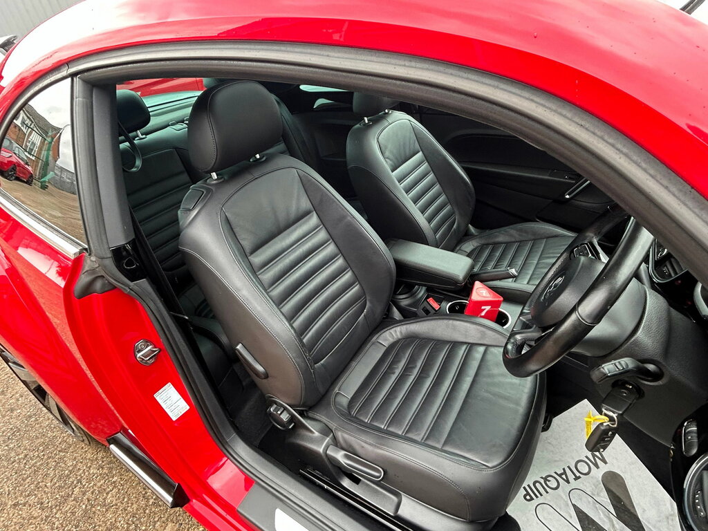 Volkswagen Beetle Hatchback Red #28