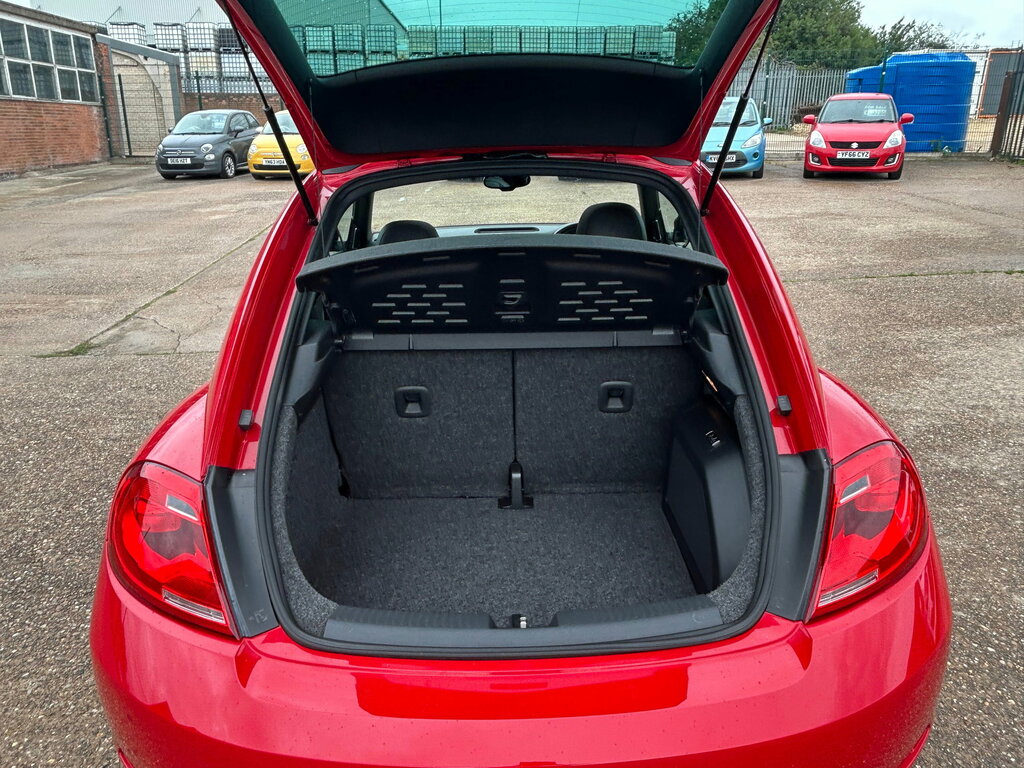 Volkswagen Beetle Hatchback Red #38