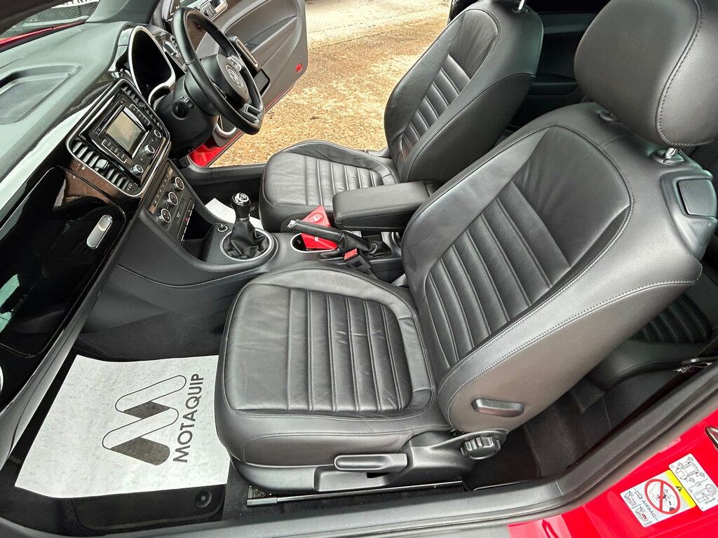 Volkswagen Beetle Hatchback Red #30