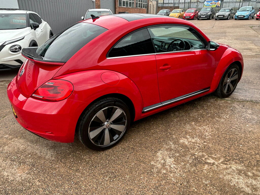 Volkswagen Beetle Hatchback Red #7