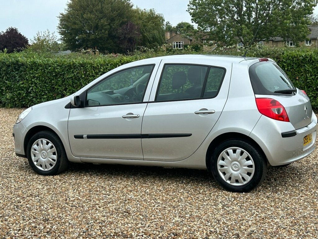 Renault Clio 1.5L 1.5 Dci Dynamique Black #59