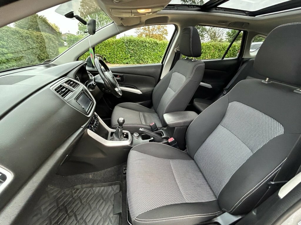 Suzuki SX4 S Cross Hatchback Silver #39