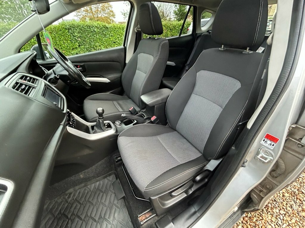 Suzuki SX4 S Cross Hatchback Silver #42