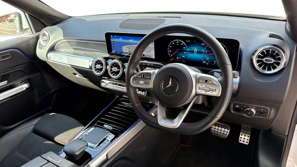 Mercedes-Benz GLB Class Glb 220 Amg Line Prem D 4 White #3