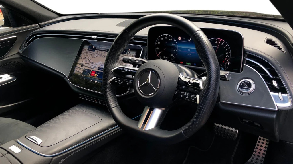 Mercedes-Benz E Class E 300 Urban Edition E Aut KN25PHU Black #3