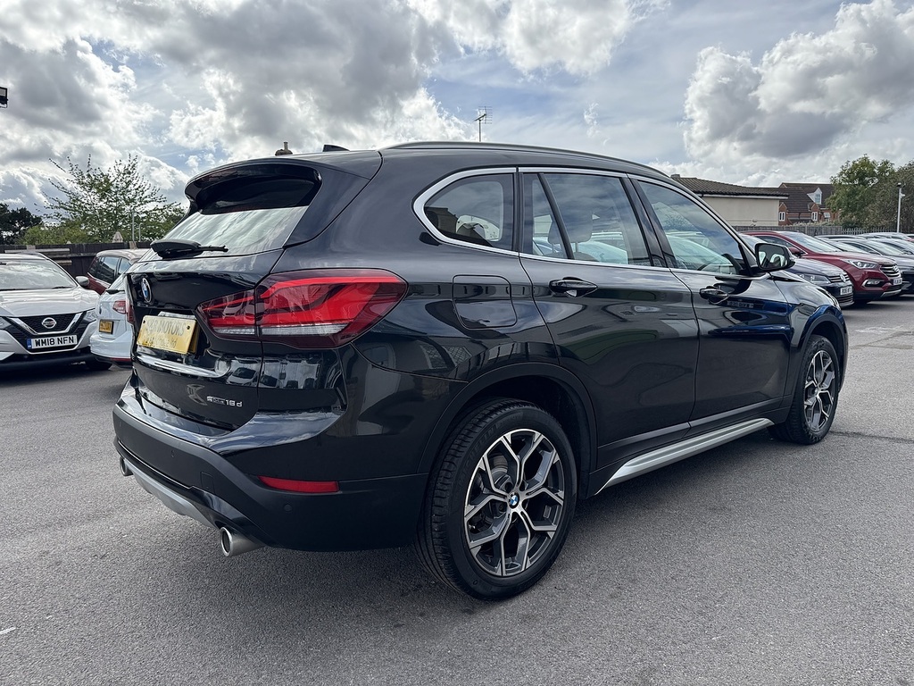 BMW X1 18D Xline Blue #4