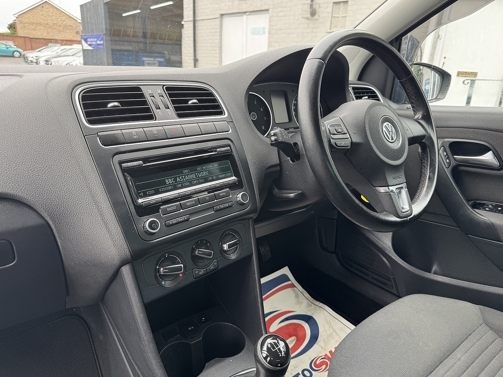 Volkswagen Polo Hatchback Black #19