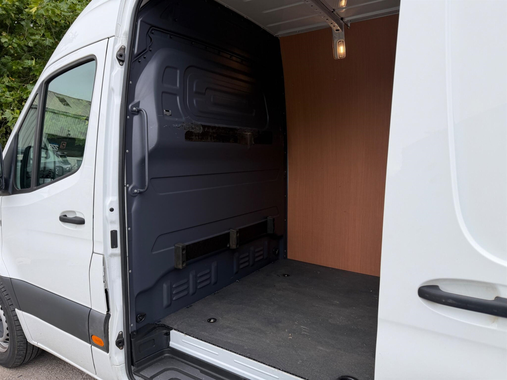 Mercedes-Benz Sprinter 2L 2.0 315 Cdi Progressive Chassis Cab White #25