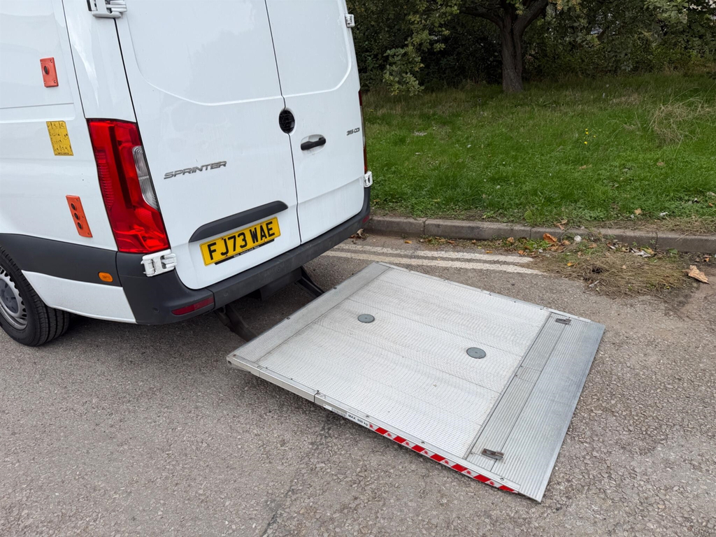 Mercedes-Benz Sprinter 2L 2.0 315 Cdi Progressive Chassis Cab White #21