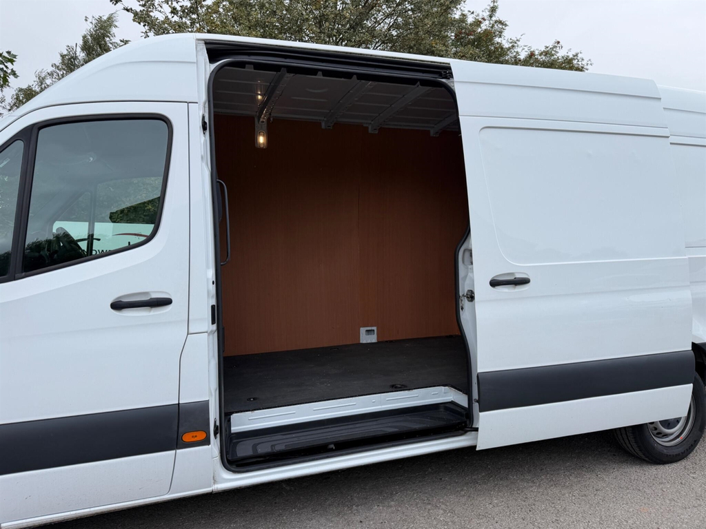 Mercedes-Benz Sprinter 2L 2.0 315 Cdi Progressive Chassis Cab White #22