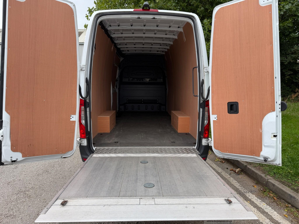 Mercedes-Benz Sprinter 2L 2.0 315 Cdi Progressive Chassis Cab White #19