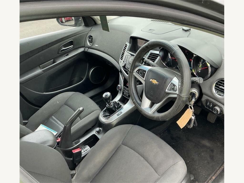 Chevrolet Cruze 1.6 Ls 124 Bhp Silver #10