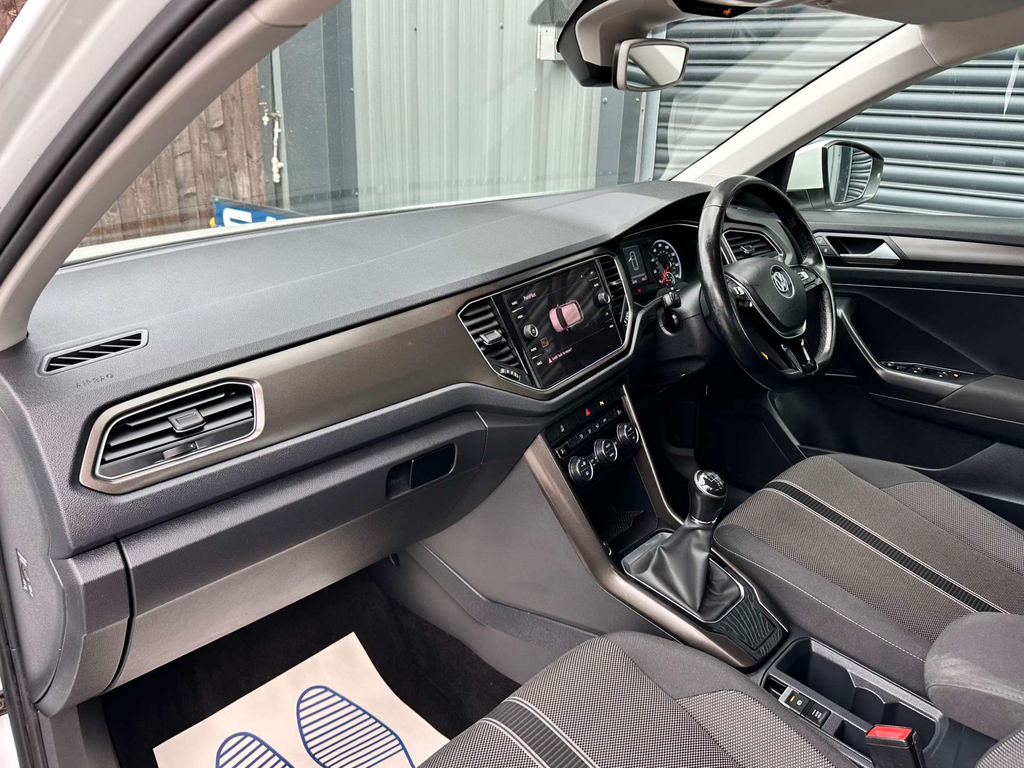 Volkswagen T-Roc S Silver #29