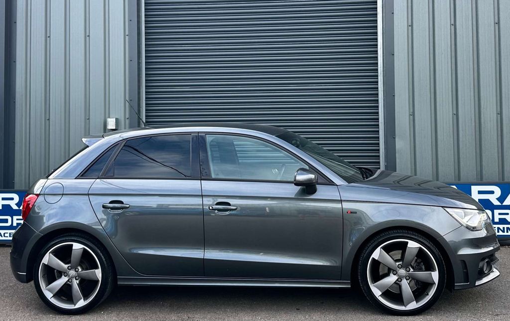 Audi A1 Sportback Tfsi Black Edition #4