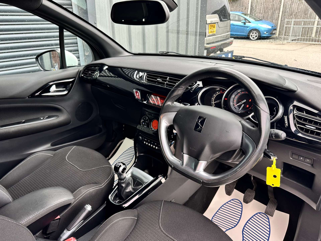 Citroen DS3 1.2 Puretech Dsign Ice Hatchback Blue #14