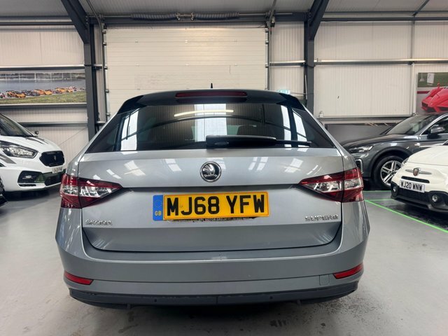 Skoda Superb 2.0 Tdi Cr Se L Executive White #17