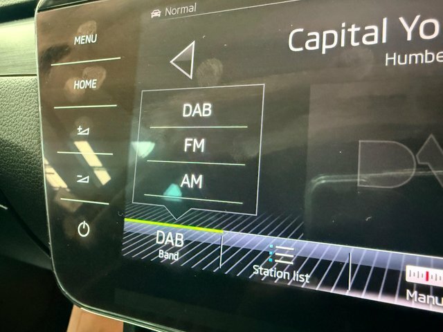 Skoda Superb 2.0 Tdi Cr Se L Executive White #25
