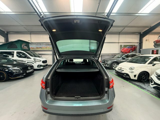 Skoda Superb 2.0 Tdi Cr Se L Executive White #38