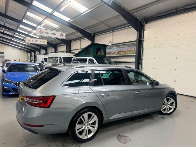 Skoda Superb 2.0 Tdi Cr Se L Executive White #15
