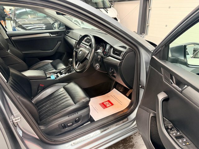 Skoda Superb 2.0 Tdi Cr Se L Executive White #9