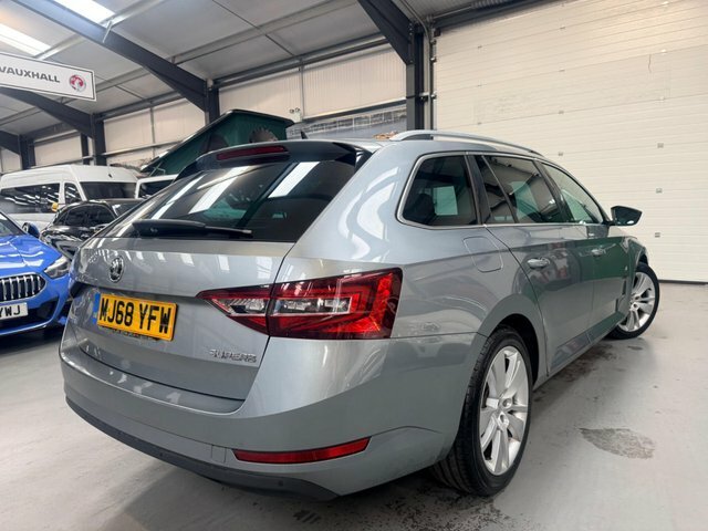 Skoda Superb 2.0 Tdi Cr Se L Executive White #16