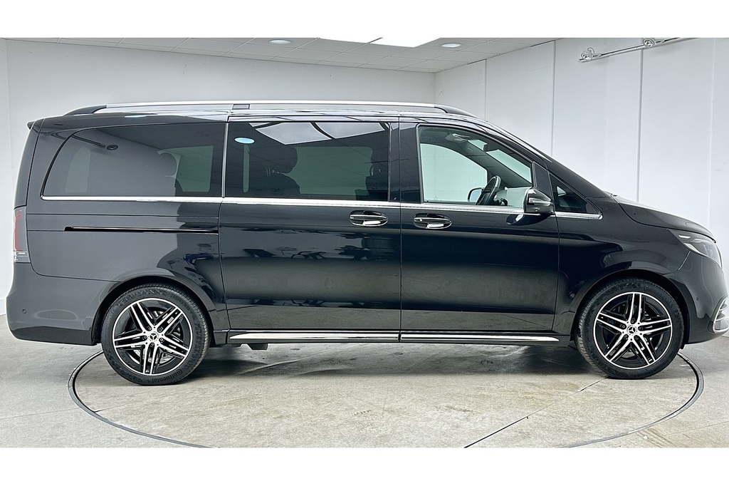 Mercedes-Benz V Class V220d Amg Line Black #4