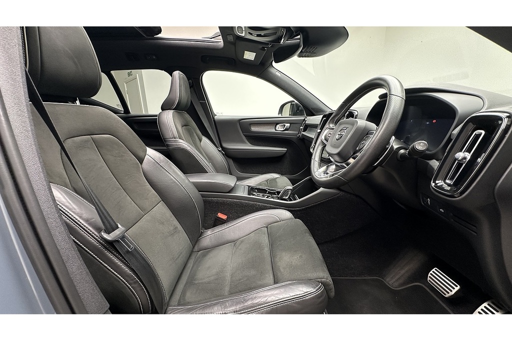 Volvo XC40 R-design Pro D3 White #27