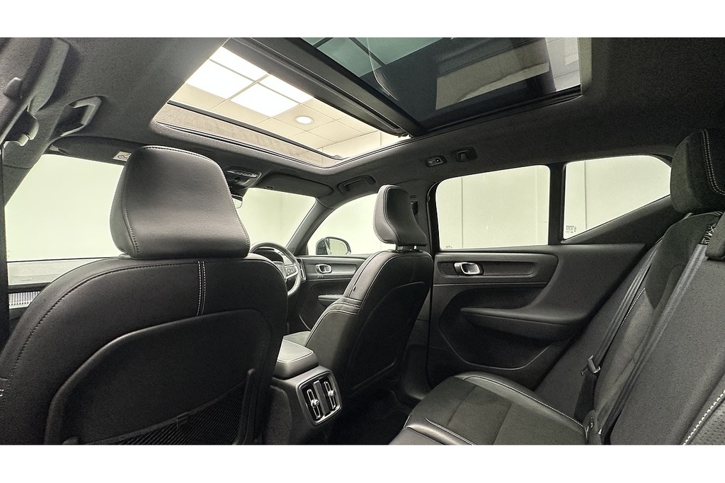 Volvo XC40 R-design Pro D3 White #23