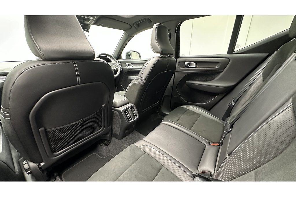 Volvo XC40 R-design Pro D3 White #22