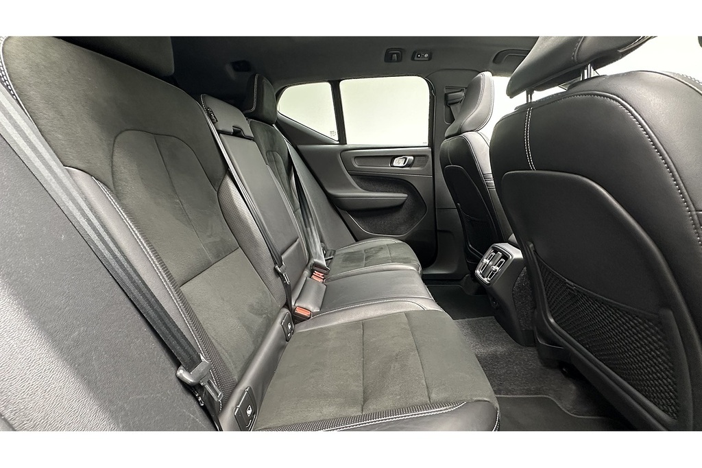 Volvo XC40 R-design Pro D3 White #24