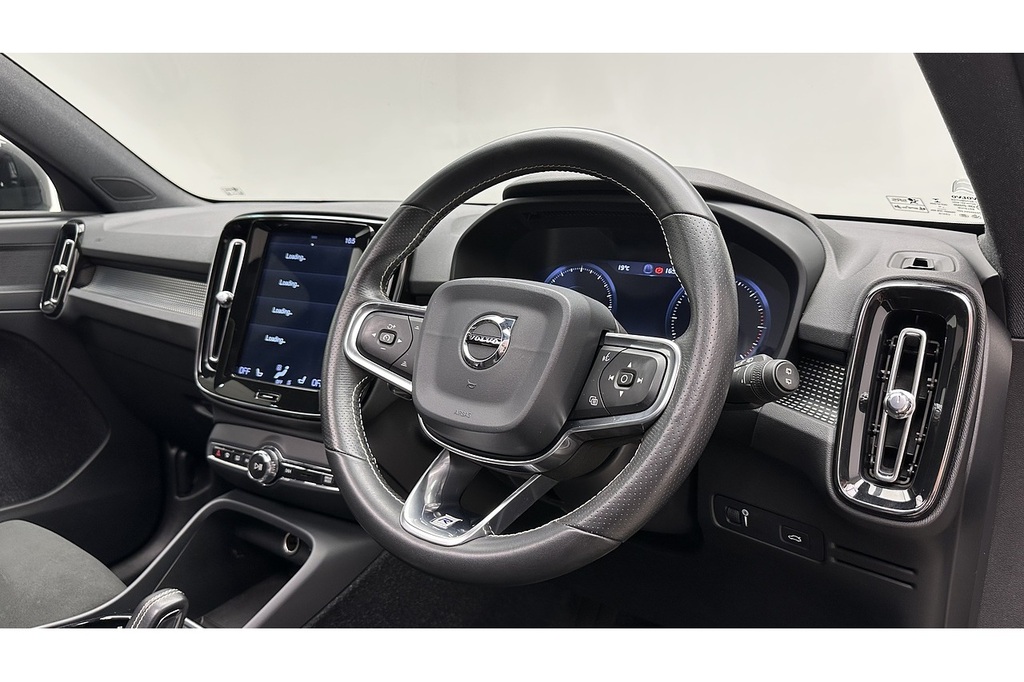Volvo XC40 R-design Pro D3 White #29